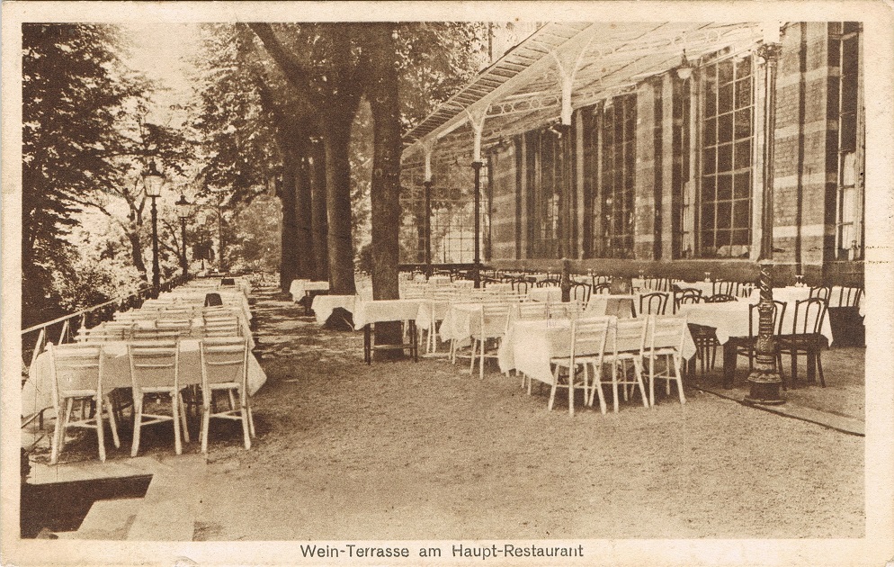 Nach der Besatzung wird die FloraGaststaette 1926 wieder eroeffnet